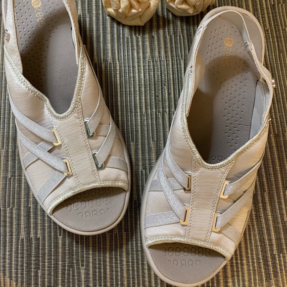 Bezees Firefly Open-Toe Wedge Sandal. Size 10M. Color Sand Samba. - Picture 5 of 11